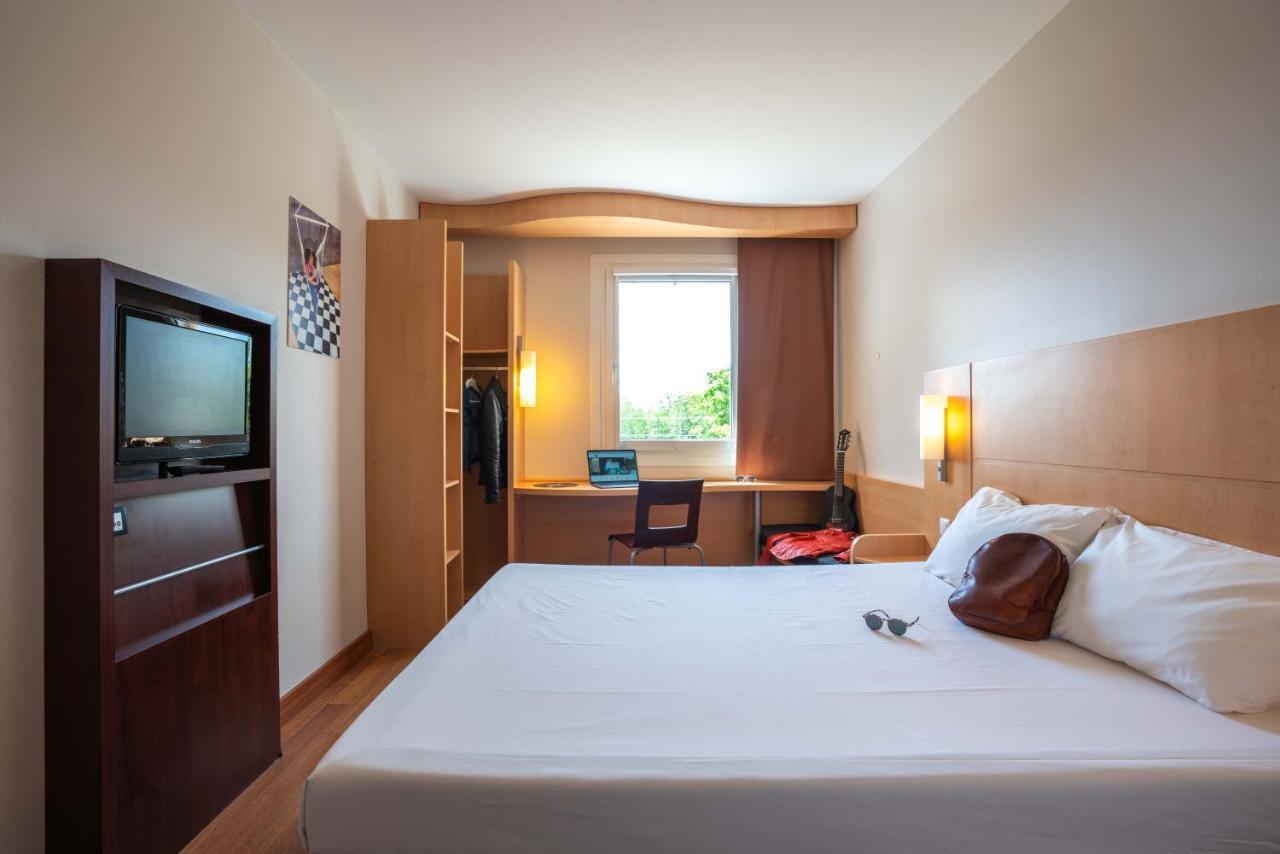 Ibis Hotel Пльзень Экстерьер фото