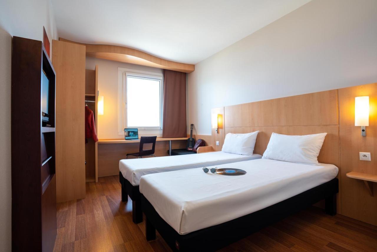 Ibis Hotel Пльзень Экстерьер фото