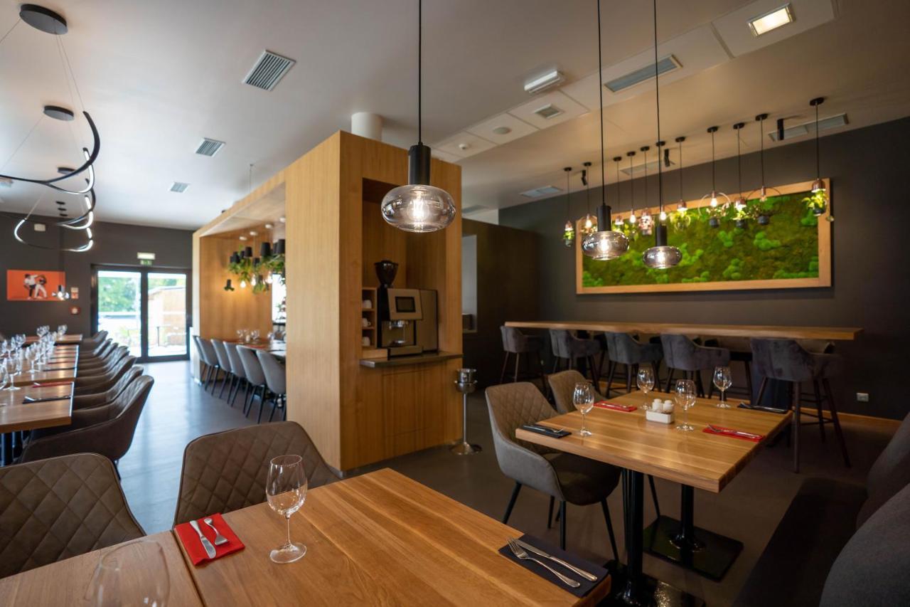Ibis Hotel Пльзень Экстерьер фото