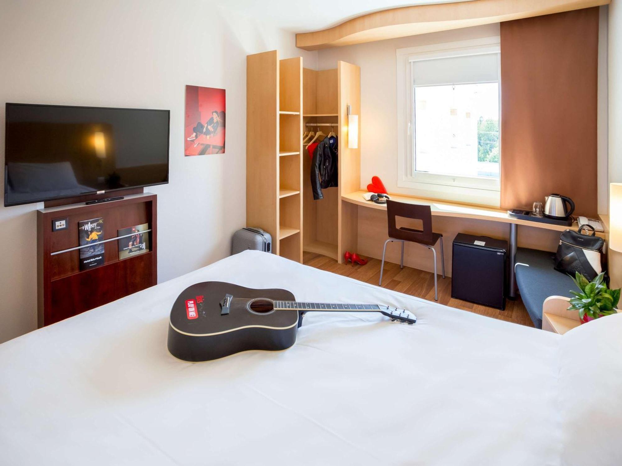 Ibis Hotel Пльзень Экстерьер фото