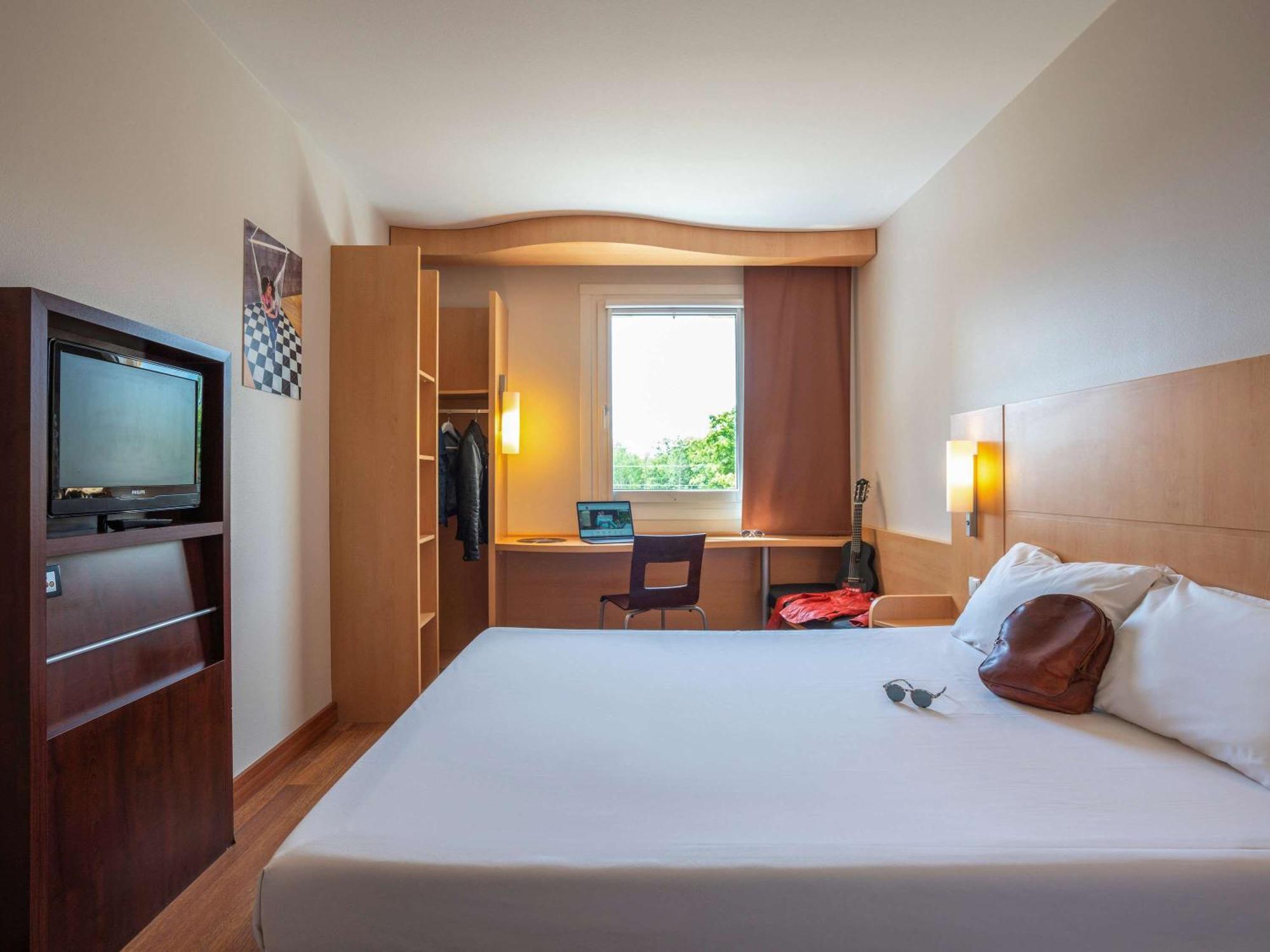 Ibis Hotel Пльзень Экстерьер фото