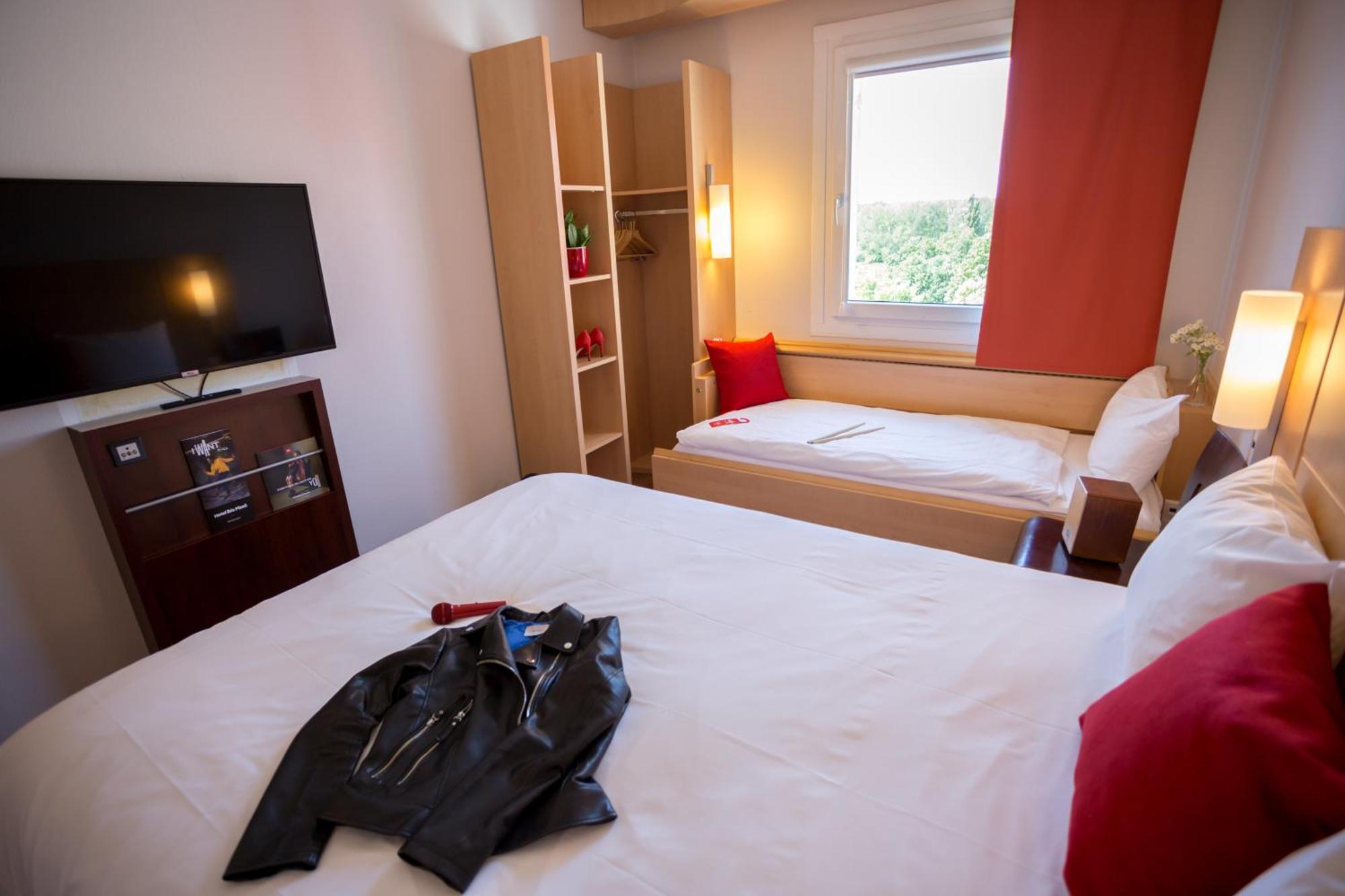 Ibis Hotel Пльзень Экстерьер фото