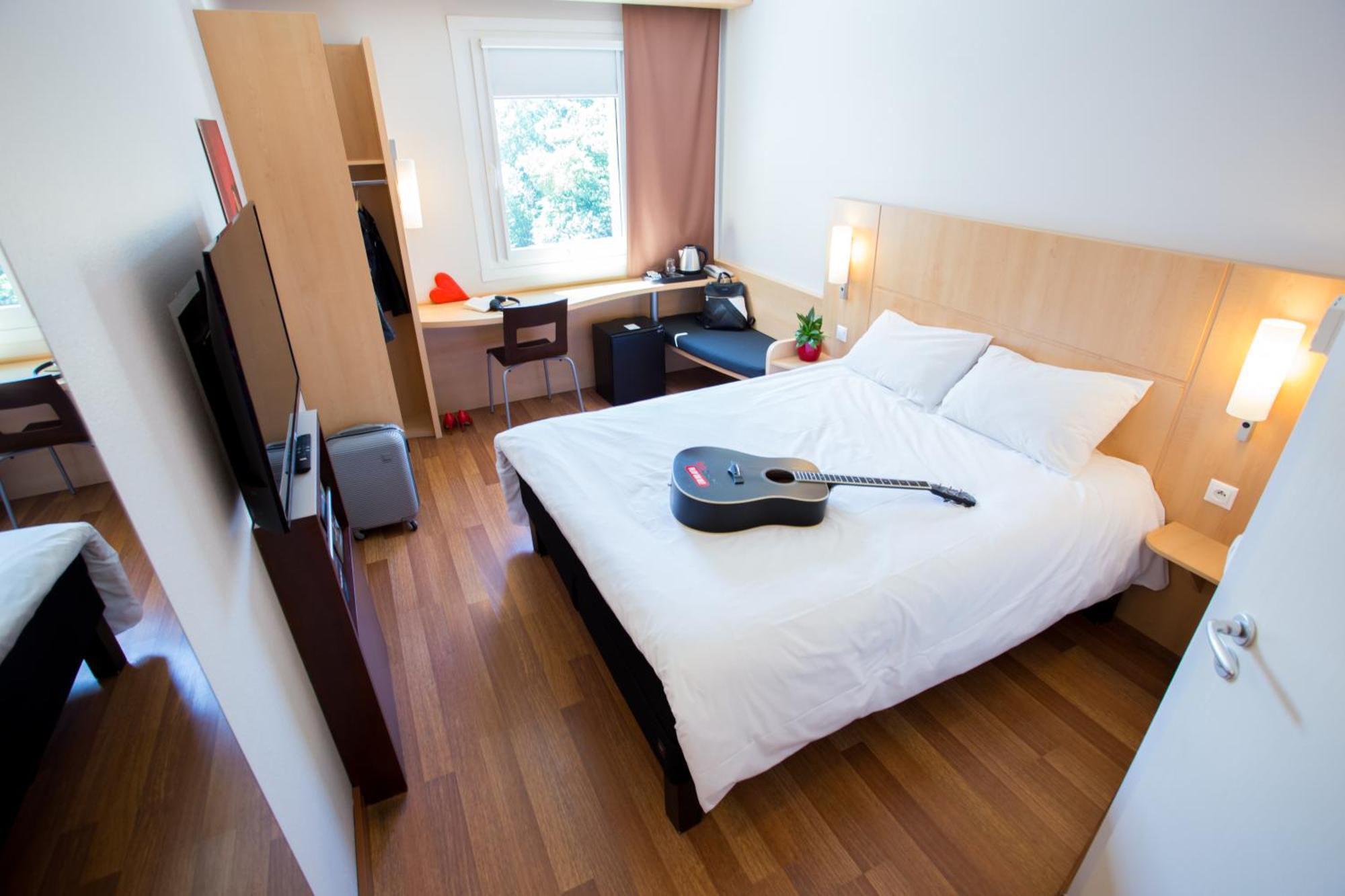 Ibis Hotel Пльзень Экстерьер фото
