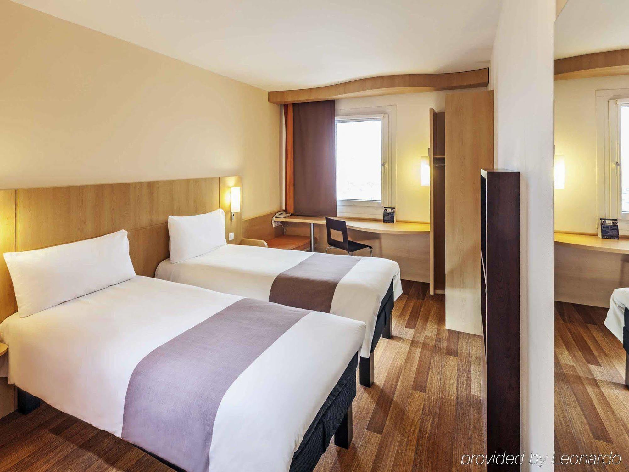 Ibis Hotel Пльзень Экстерьер фото